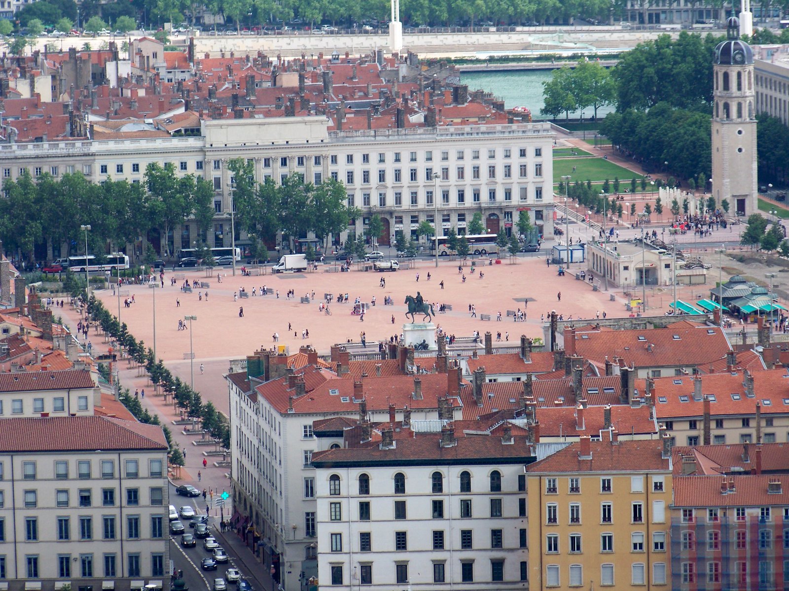 Trouver un terrain de sport à lyon